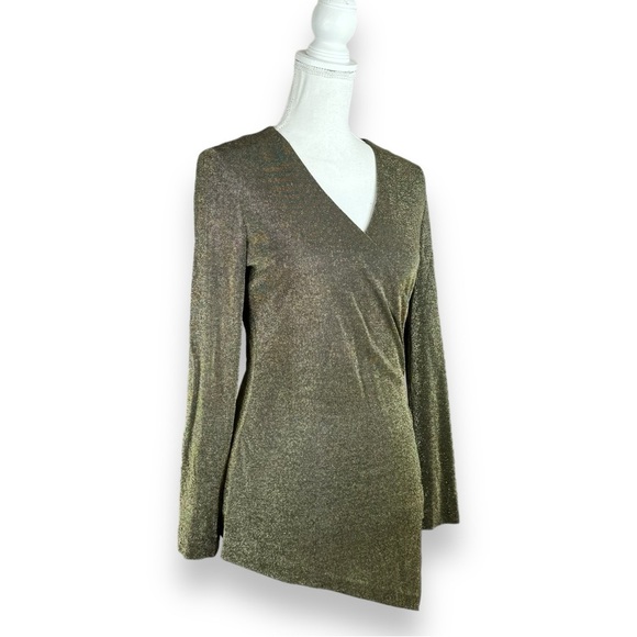 Richard Warren Black & Metallic Gold V-Neck Asymmetrical Hem Side Gathered Top - Picture 4 of 9